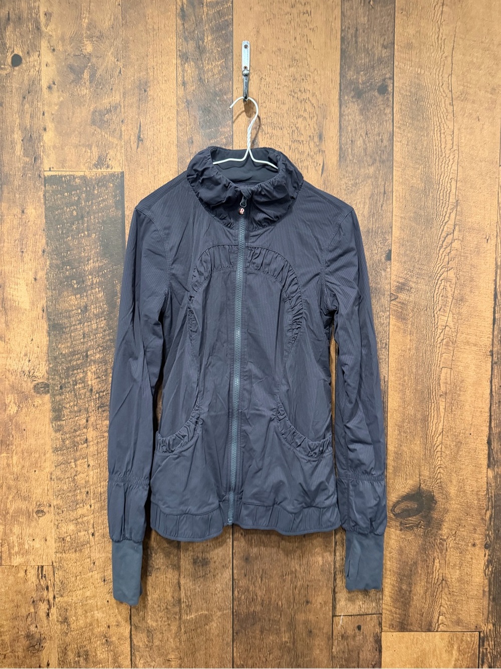 Lululemon grey jacket size 6 EUC